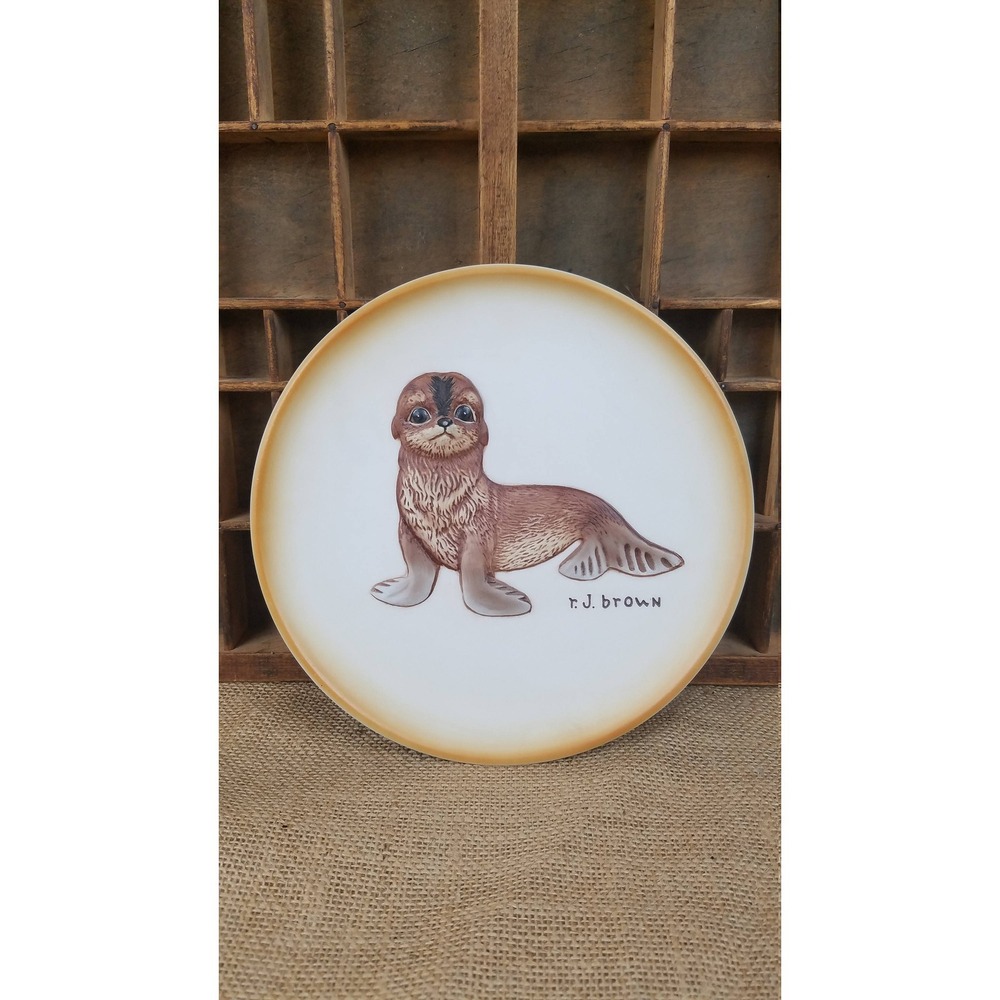 Vtg Roger Brown AKIKU The Seal Pup collector 4081 plate Oceania nature costal